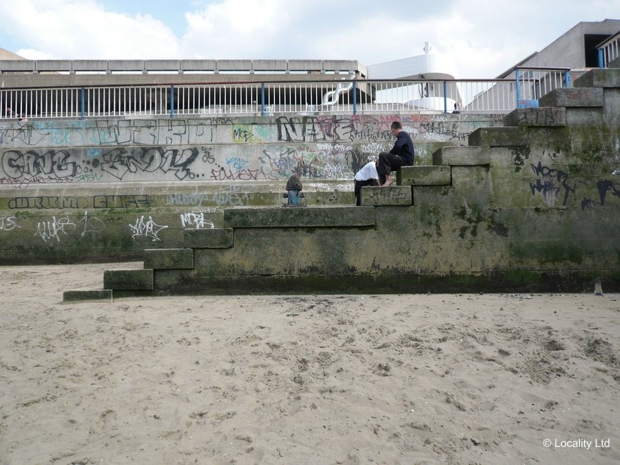 London's only beach.... (Lambeth, London)